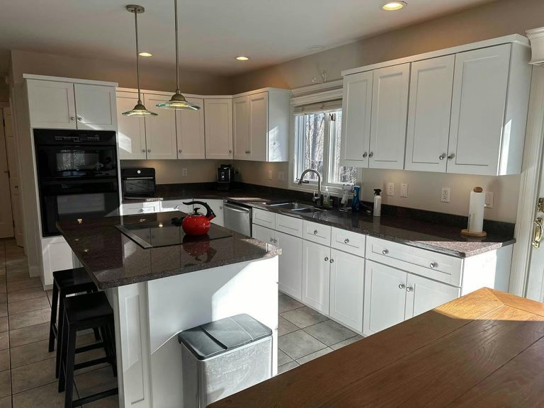 Hiring Professional Kitchen Cabinet Painters in Seekonk, MA