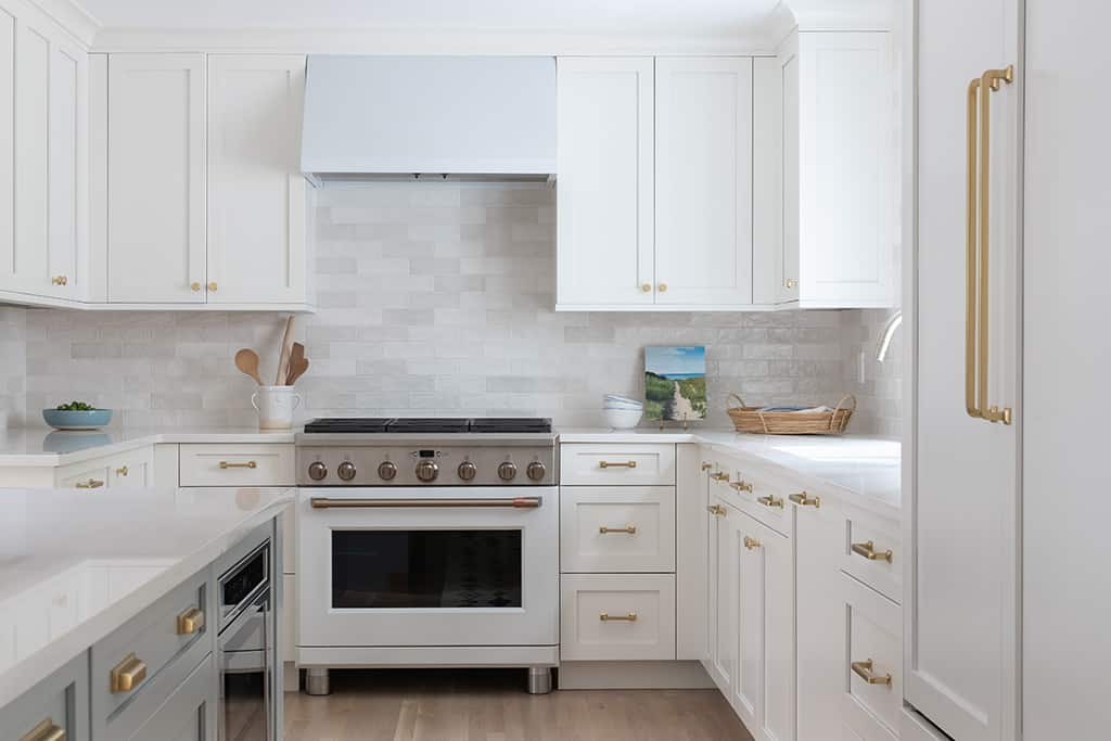 cabinet refinishing vs cabinet replacement