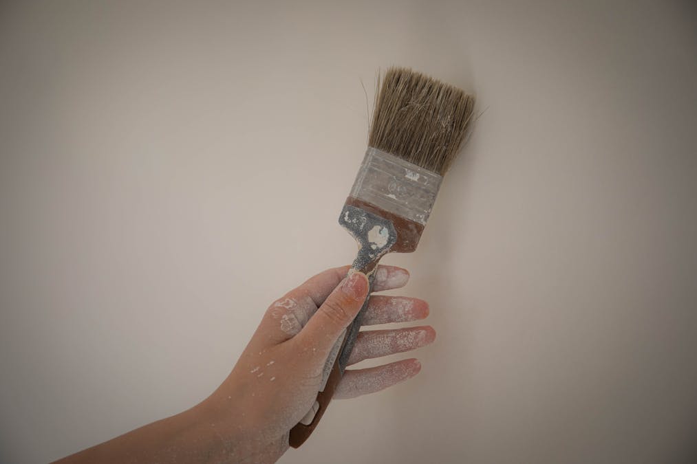 how to avoid painting scams and hire a reliable painter
